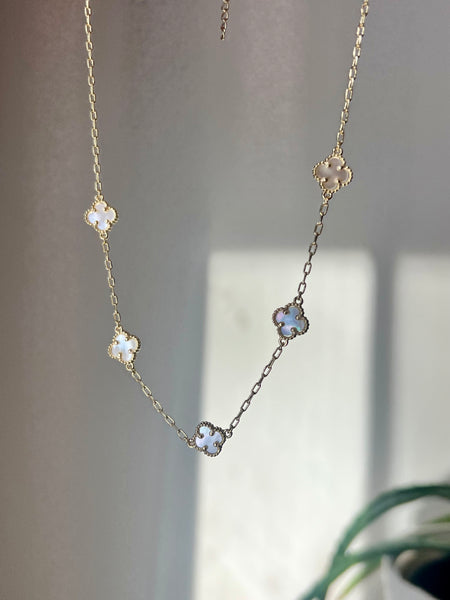 Mother of pearl clover necklace