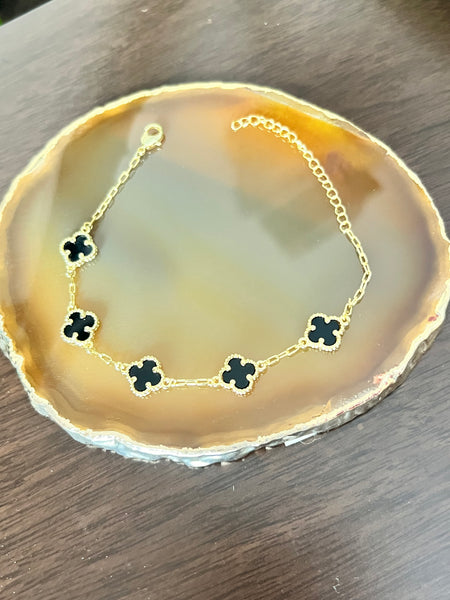 Clover charm bracelet (3 colors)