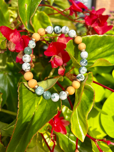 Moss agate & aromatic sandalwood bracelet