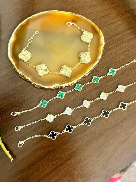 Clover charm bracelet (3 colors)