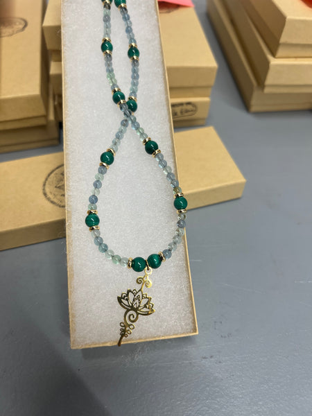 Green fluorite (4mm) & malachite (6mm) necklace
