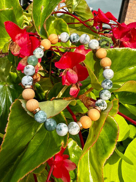 Moss agate & aromatic sandalwood bracelet