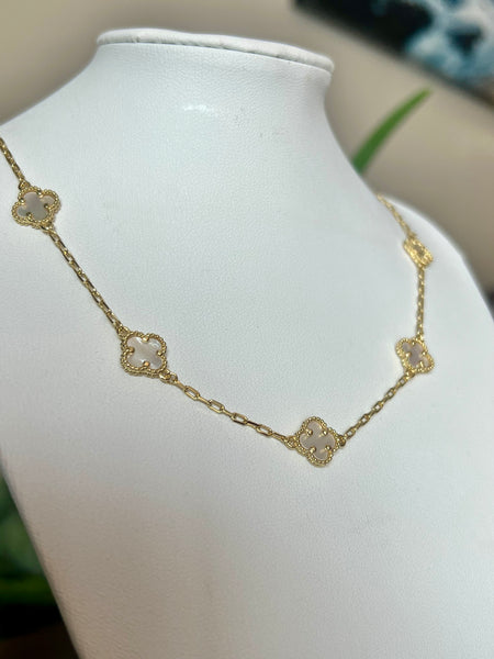Mother of pearl clover necklace