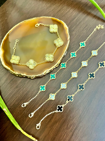 Golden clover leaf bracelet