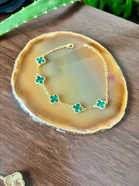 Clover charm bracelet (3 colors)