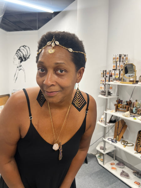 Cowrie shell head chain