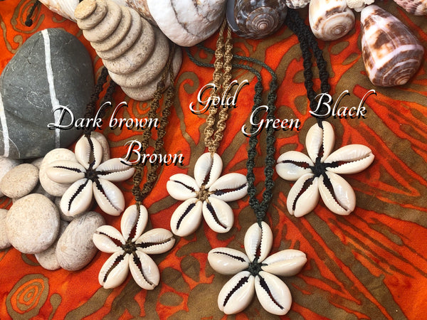 Crowrie shell flower necklace