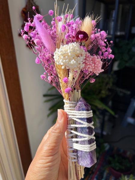 Handmade crystal point with dry flowers. Gift box included