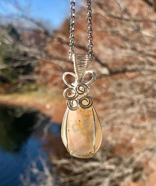 Flower agate tear drop necklace