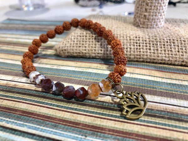 Rudraksha & Diamond cut Red Lightening Agate 6mm