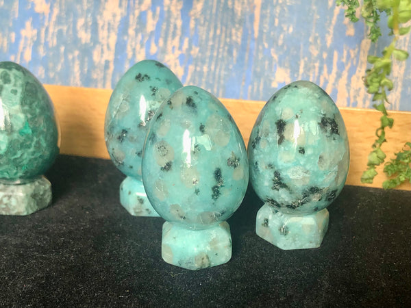 Crystal eggs