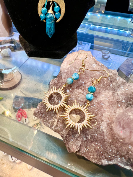 Blazing sun earrings with blue facetted apatite
