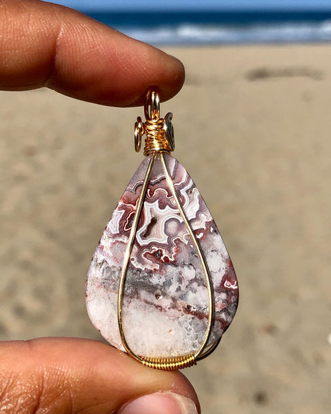 Crazy lace agate pendant with chain