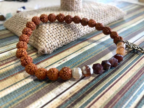 Rudraksha & Diamond cut Red Lightening Agate 6mm