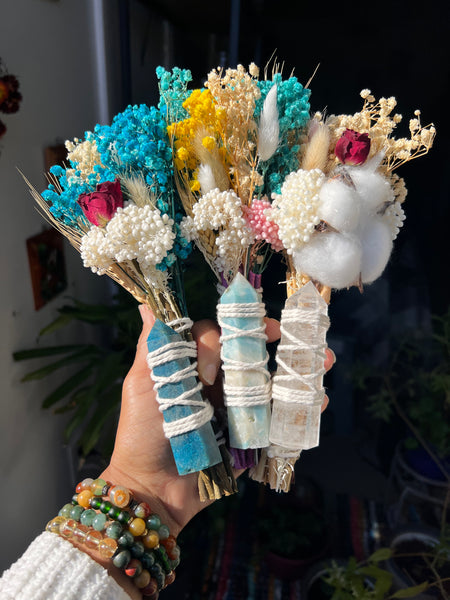 Handmade crystal point with dry flowers. Gift box included