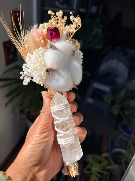 Handmade crystal point with dry flowers. Gift box included