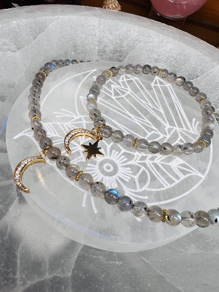 Blue flashy Labradorite 6mm grade AAA and moon pendant set