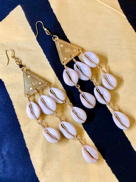 Crowrie shell African earrings