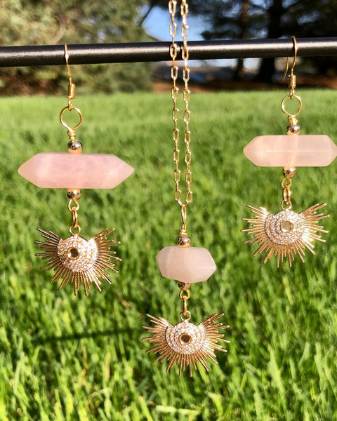 Rose quartz point set 18k gold covered sunset and chain