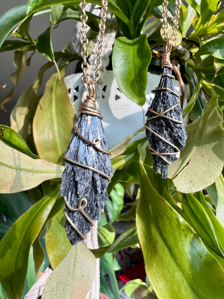 Black kyanite pendant