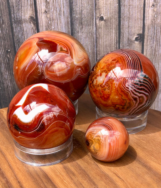 Carnelian spheres