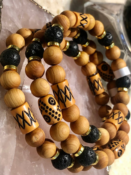 Aromatic sandalwood and lava beads