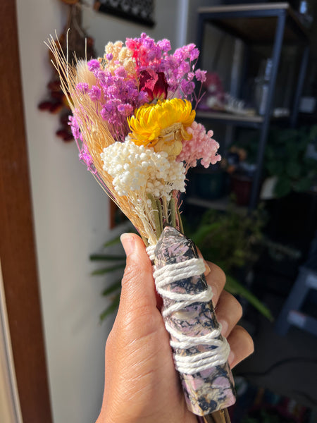 Handmade crystal point with dry flowers. Gift box included