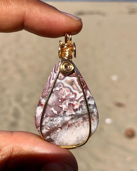 Crazy lace agate pendant with chain